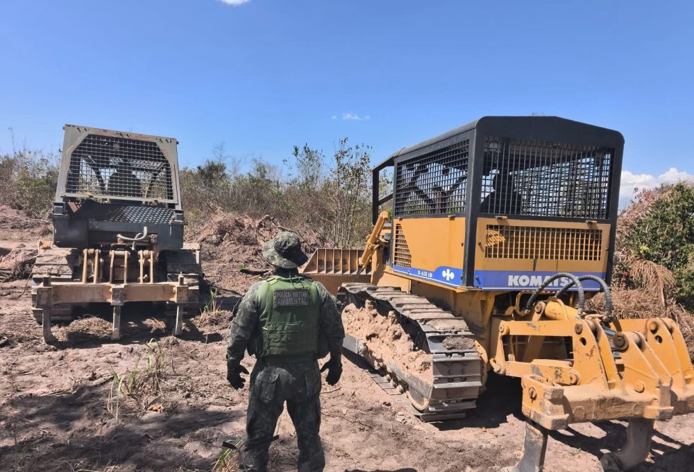Máquinas usadas em garimpo irregular são apreendidas pela PM