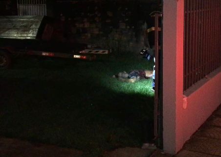 Homem é morto a facadas em briga generalizada