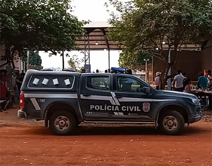 Irmãos emboscam e matam homem a tiros e facadas em festa