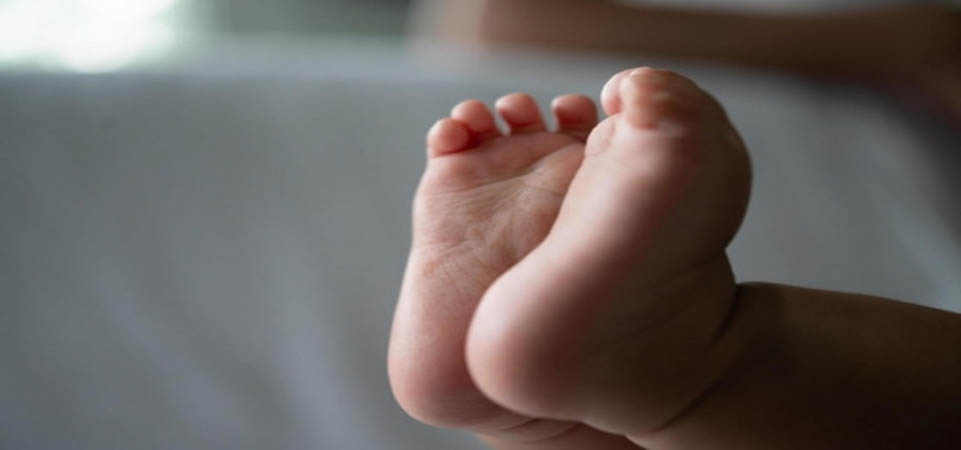Bebê de 10 meses morre após engasgar com bala de mascar