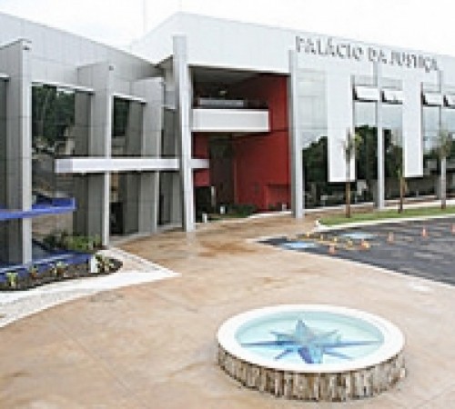 “A justiça matou minha família pela segunda vez”, diz pai após tribunal reduzir pena de latrocida de acadêmico em Sinop