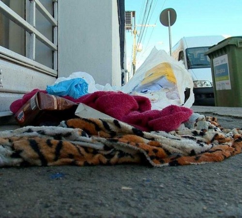 Corpo de bebê é encontrado dentro de contêiner por morador de rua em Pelotas