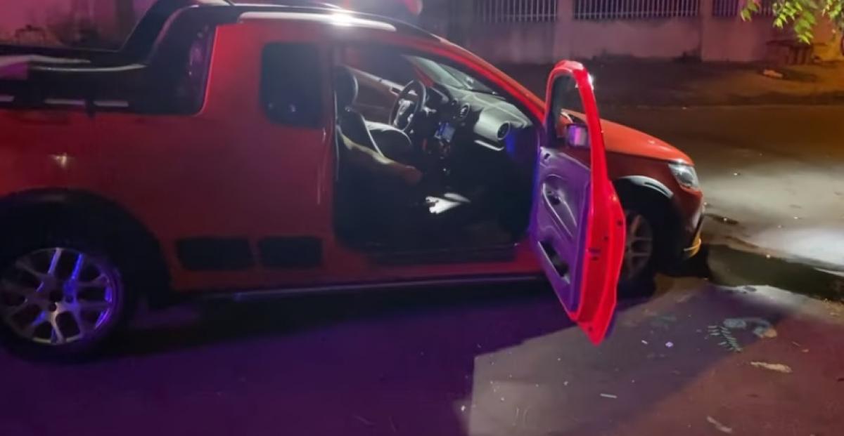 Trio mata dois homens dentro de carro; perícia acha quase 50 cápsulas de balas