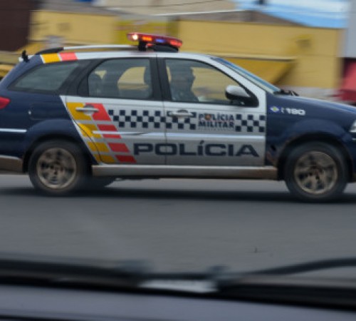 Casal e menor são presos após tentarem assaltar casa de prefeito