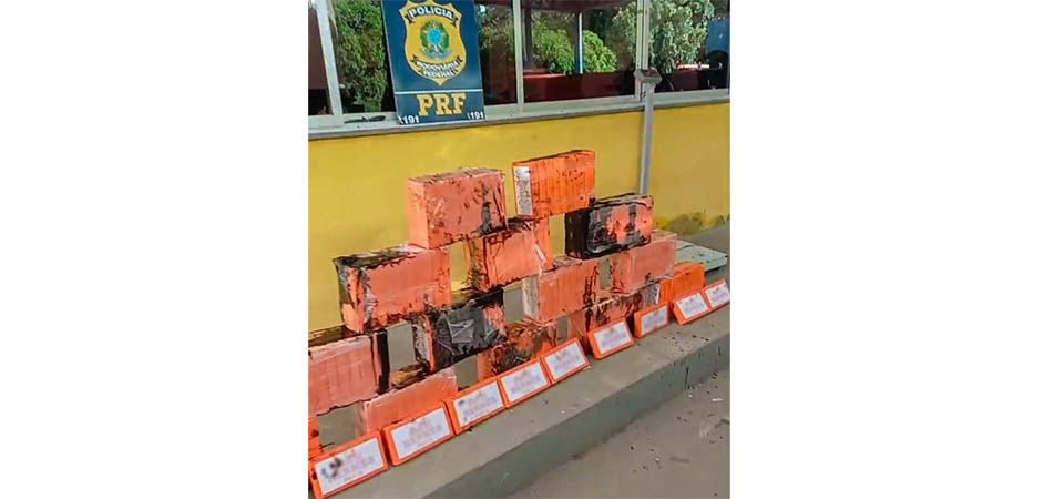 PRF apreende quase 250 kg de cocaína escondidos em caminhão-tanque