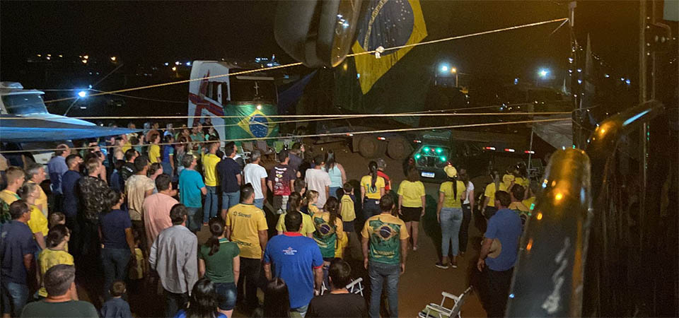 Itanhangá: Patriotas continuam pedindo democracia em manifestação