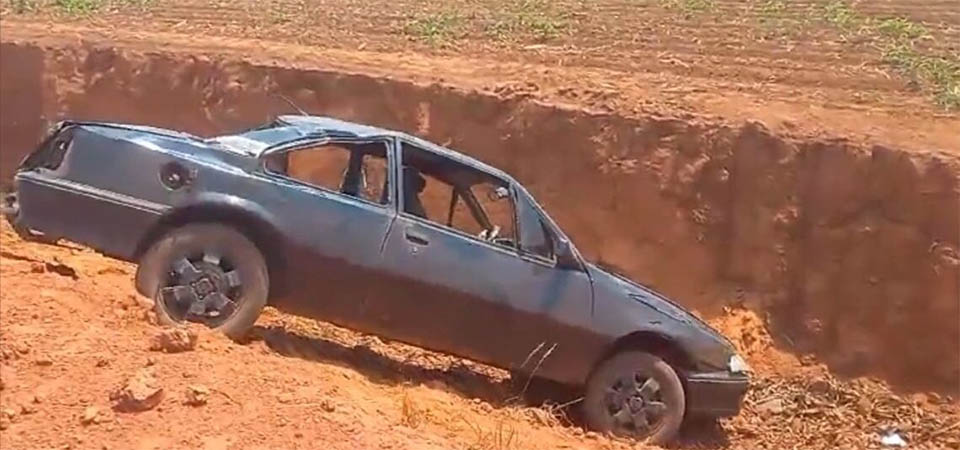 Bebê de 9 meses morre após carro capotar em estrada