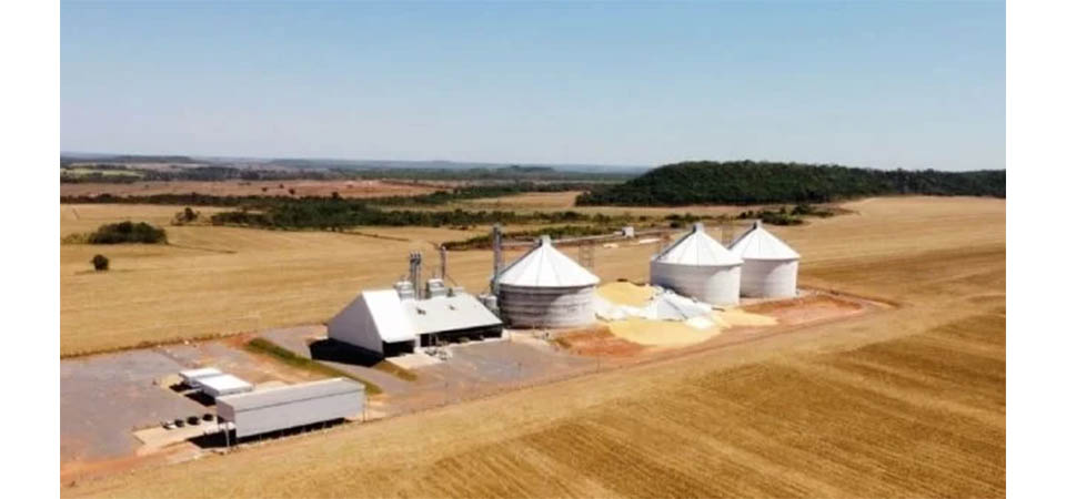 Silo de grãos com capacidade de 30 mil toneladas explode
