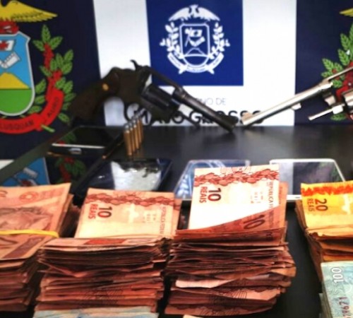 Cinco são presos acusados de assaltar cooperativa de crédito em Nova Mutum; R$ 21 mil recuperados