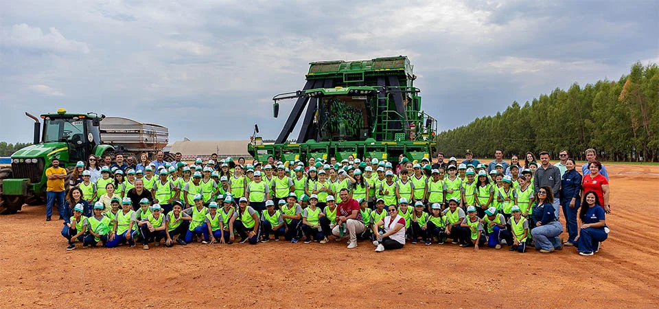 Tapurah: Futuro em Campo inspira mais de 140 estudantes durante visita na fazenda