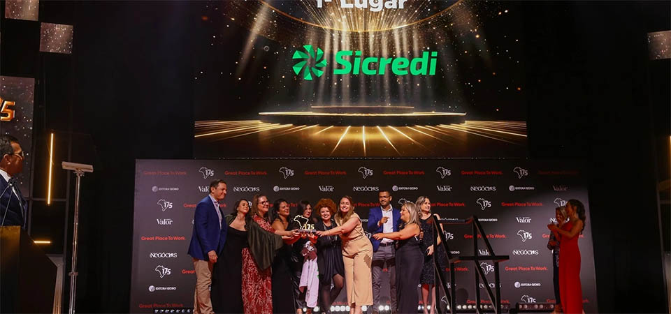 Sicredi é reconhecida como a melhor empresa para trabalhar no Brasil