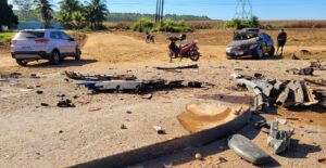 Jovem morre e quatro pessoas ficam feridas em acidente de trânsito