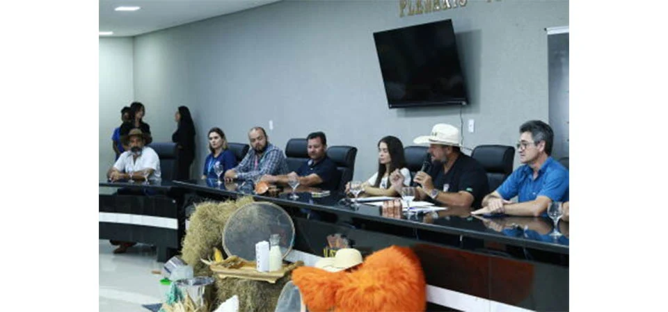 Em audiência pública, produtores de leite reivindicam preço justo e pagamento em dia