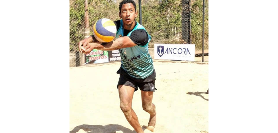 Jovem morto após atacar PMs com picareta deixou Vôlei para entrar nas drogas