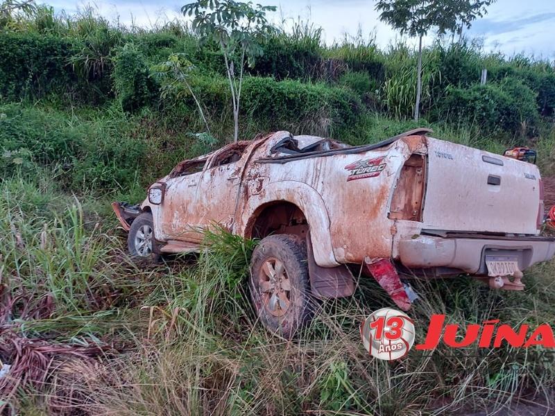 Uma pessoa morre e outras três ficaram feridas em capotamento de camionete na MT 170