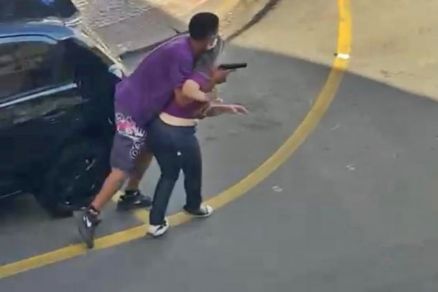 Bandido é morto após tentativa de roubo com refém. Vídeo