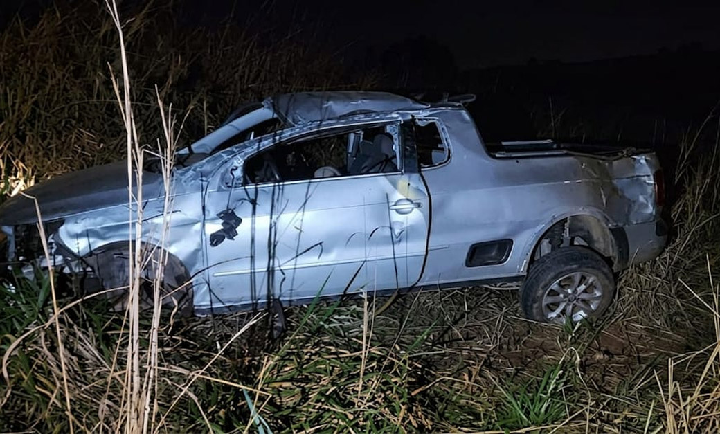 Porto: Fiat Strada sai da pista e capota; motorista morre no local