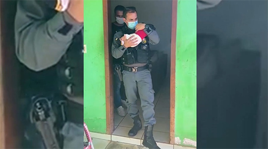 Recém-nascido é resgatado pela PM após ser ‘penhorado’ em boca de fumo