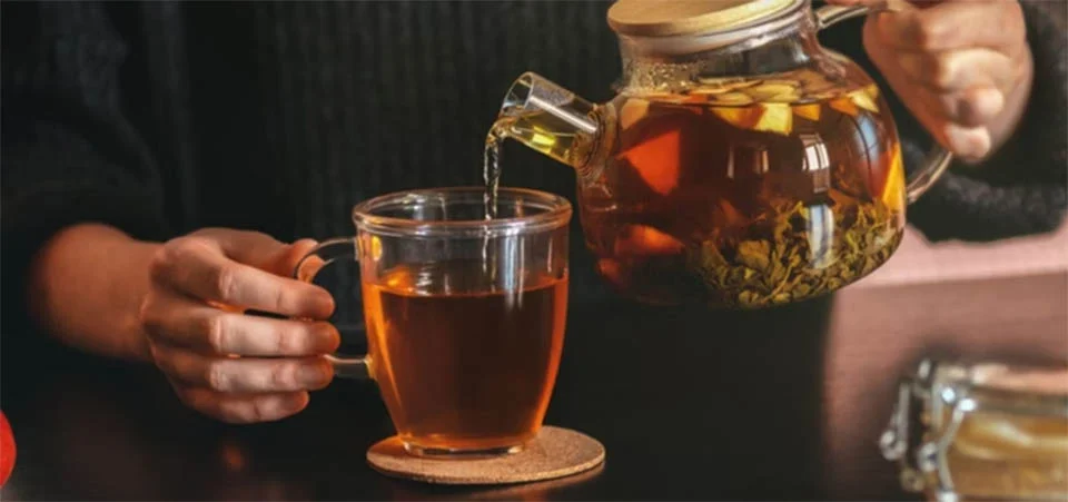 5 chás anti-inflamatórios para reduzir o inchaço e emagrecer rápido