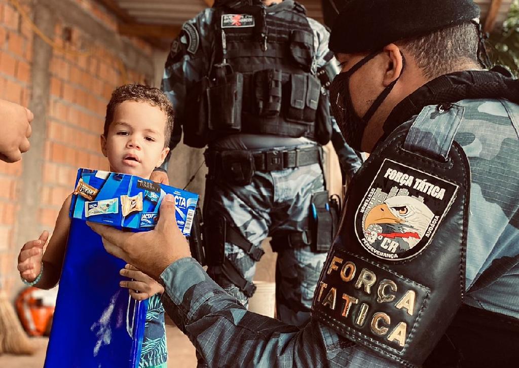 PM faz entrega de 13 toneladas de alimentos e brinquedos em MT