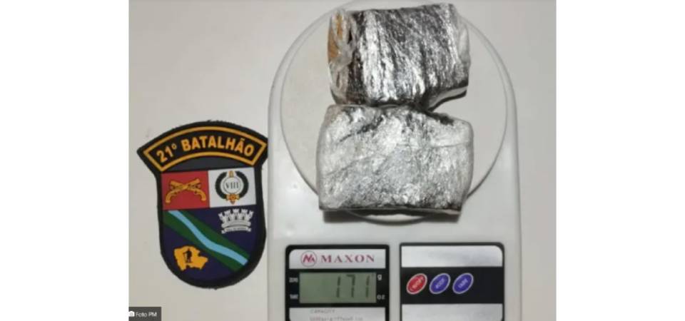 Homem foi preso com drogas quando embarcava no ônibus no terminal rodoviário