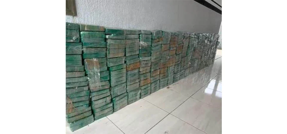 PM e PRF apreendem 400 kg de drogas avaliadas em R$ 20 milhões