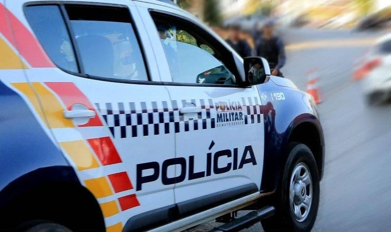 Corpos de homem e mulher jovens são encontrados em residência