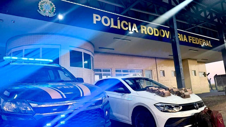 PRF recupera módulos de veículos de carga na BR-364