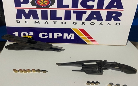 Dois suspeitos reagem a abordagem e morrem em confronto com policiais