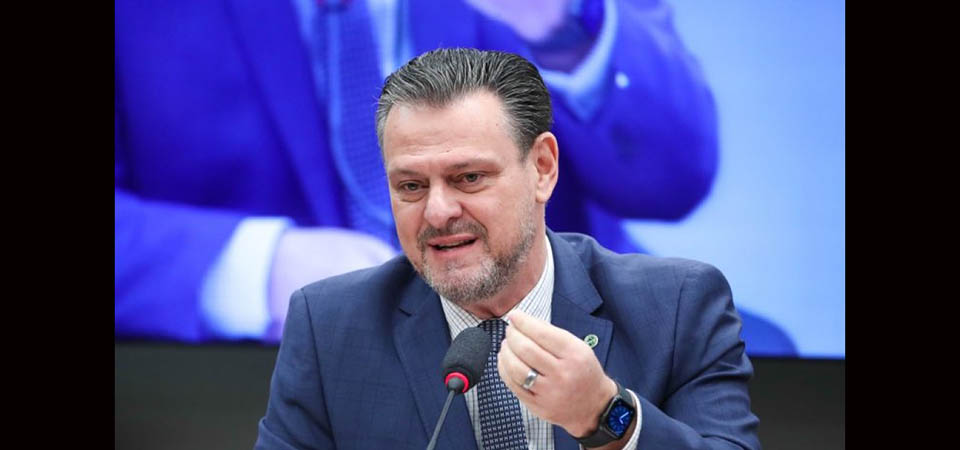 Ministro da Agricultura é confrontado sobre sua posição relacionada à invasão de terras devolutas