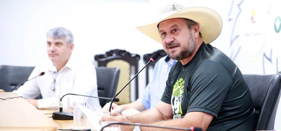 Com presença de deputado Amauri Ribeiro, ALMT debate melhorias para setor leiteiro