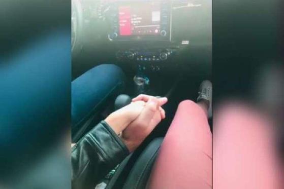 Jovem viaja 2 mil quilômetros para conhecer o boy e ele pede outra em casamento