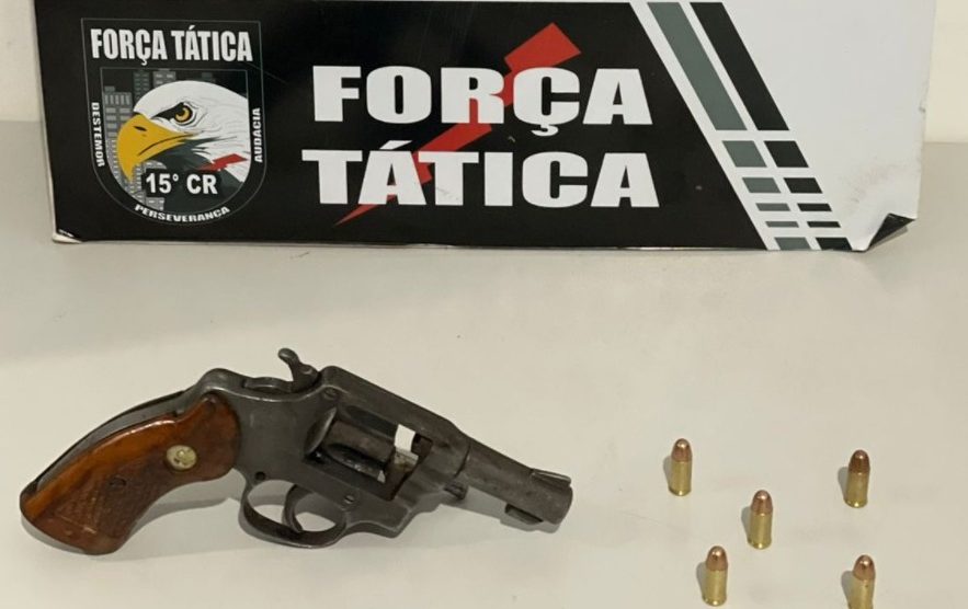 Quadrilha rende gerente de banco e bandido morre baleado pela Força Tática