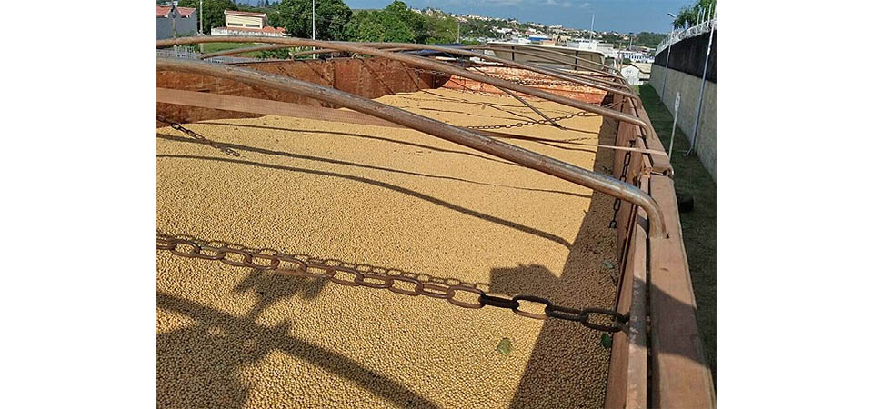 PM prende homem por receptação e recupera três toneladas de soja