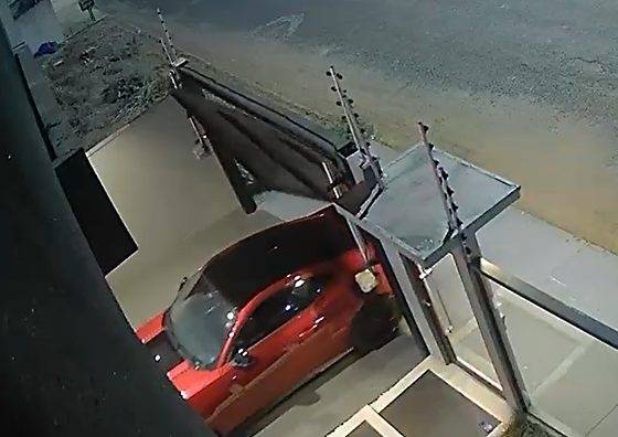 Dono de Mustang nega cárcere e acusa mulher de tentar furtar carro
