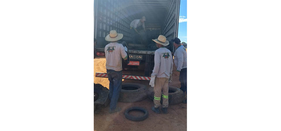 Mulher morre após pneu de caminhão pipa passa por cima de moto