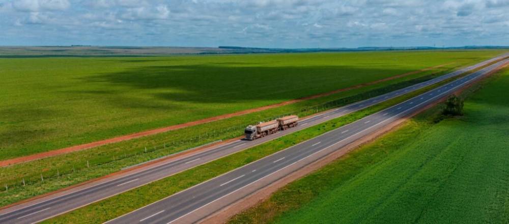 Transporte de grãos no Brasil custa até 48% mais que nos EUA, diz CNA