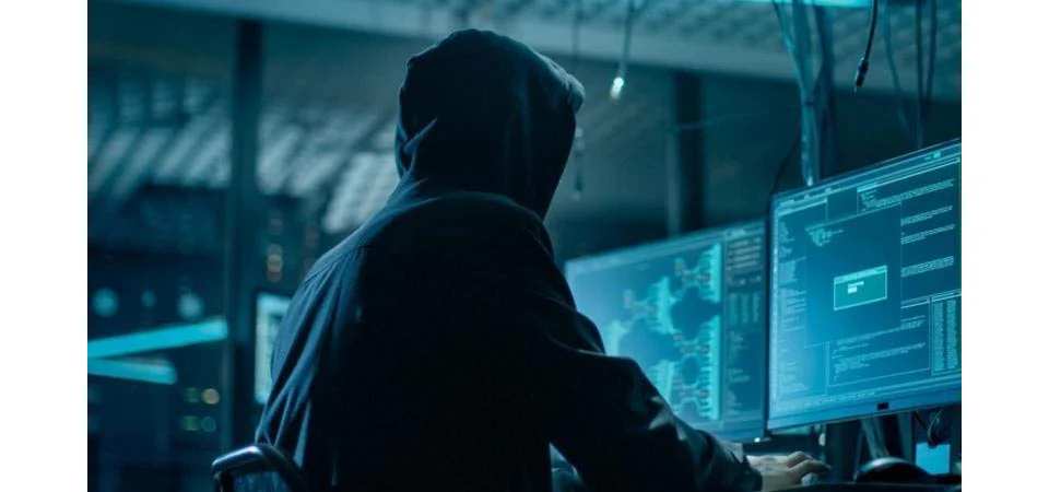 Hacker leva mais de R$ 1 bilhão em ataque a empresa de software que presta serviços a bancos