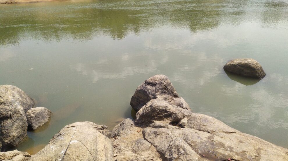 Homem tenta ajudar amigo que se afogava e ambos morrem