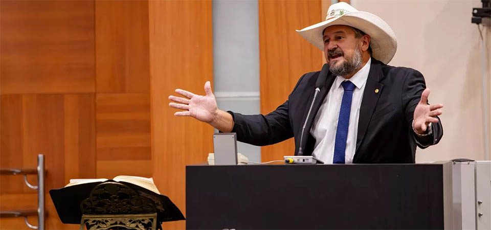 Cattani apresenta pacote de medidas contra entrada de cigarros em presídios de MT após decisão de Perri