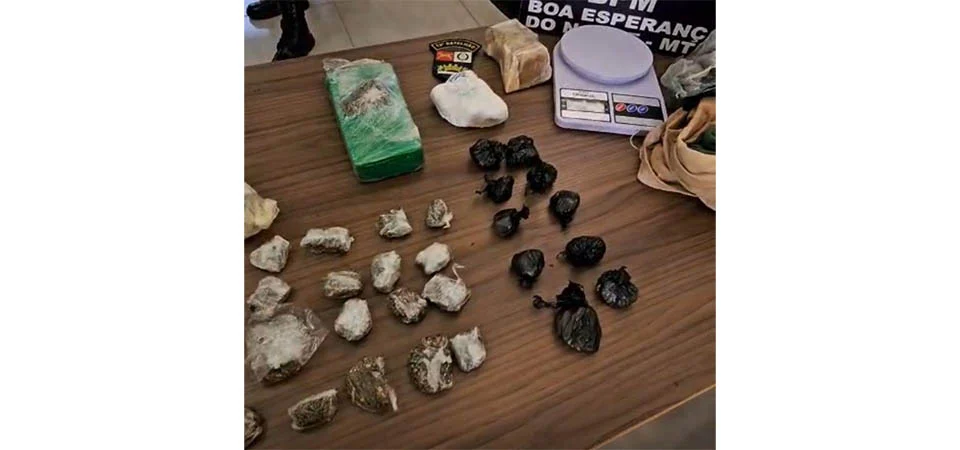 Polícia Militar prende três pessoas por tráfico de drogas