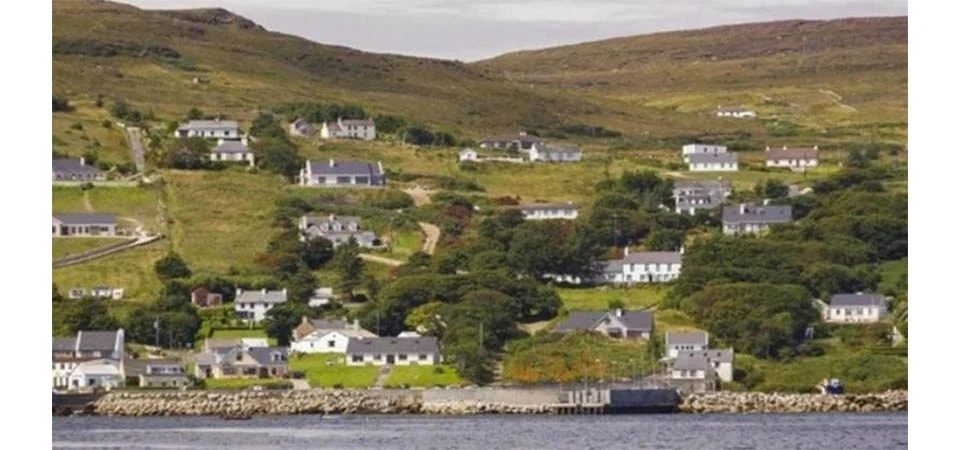 País europeu oferece mais de R$ 450 mil para atrair moradores para ilha; Confira