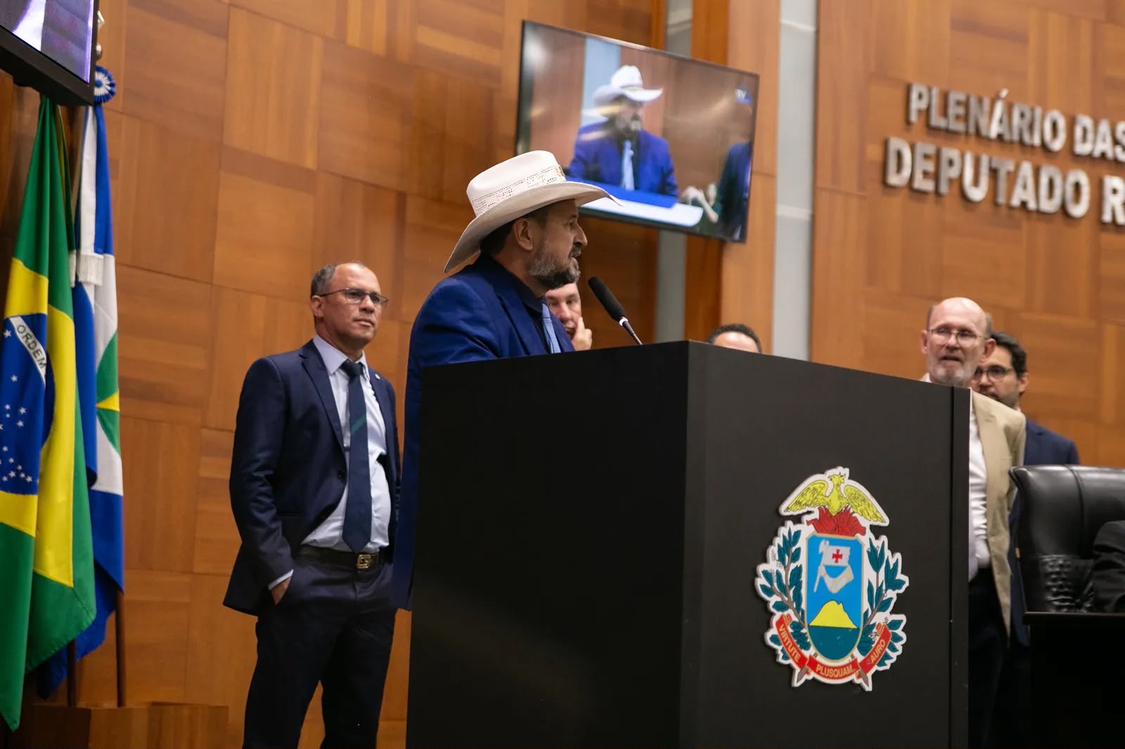 Lei de Cattani é sancionada e facilita emissão de guia para cavalgadas e eventos agropecuários em MT. Vídeo