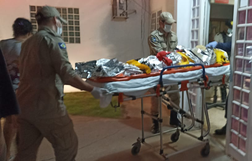 Jovem morre após ser baleado por garupa em moto