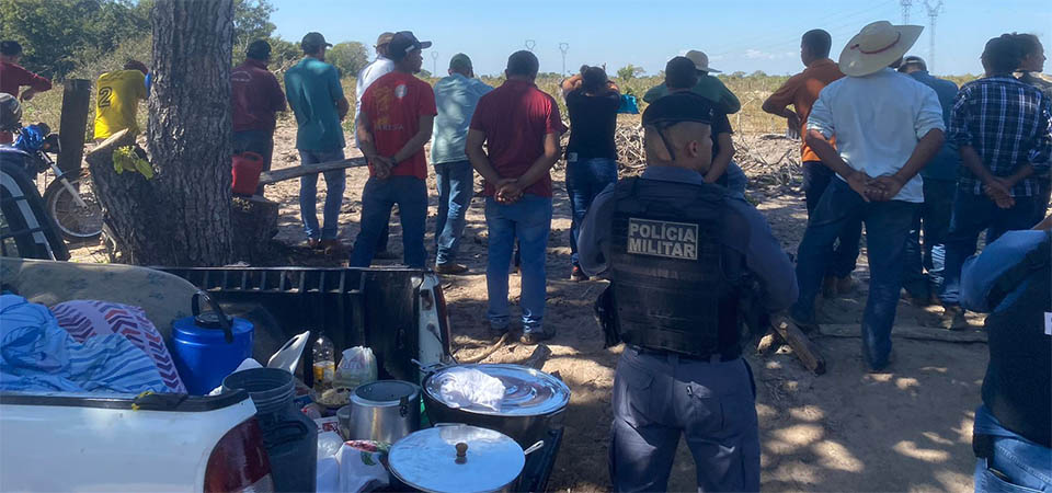 Operação integrada impede invasão de terra e 55 pessoas são conduzidas à delegacia