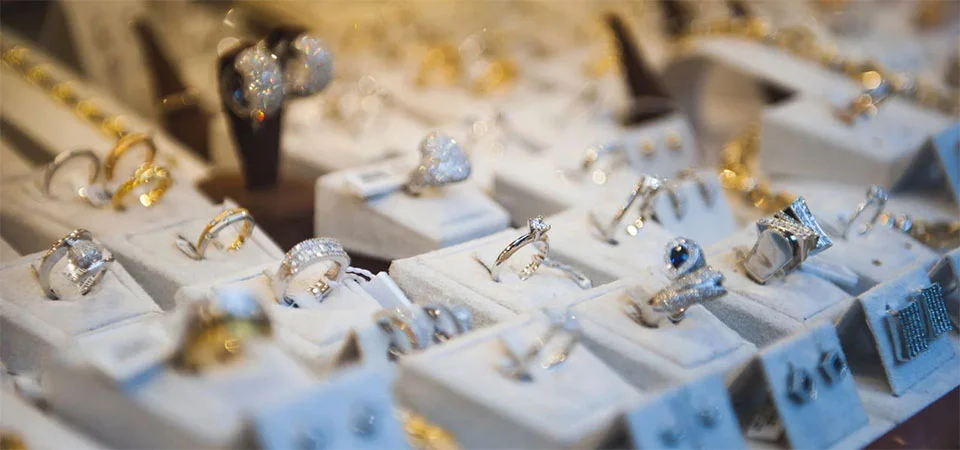 Essa dica caseira virou a queridinha de quem usa bijuteria todo dia