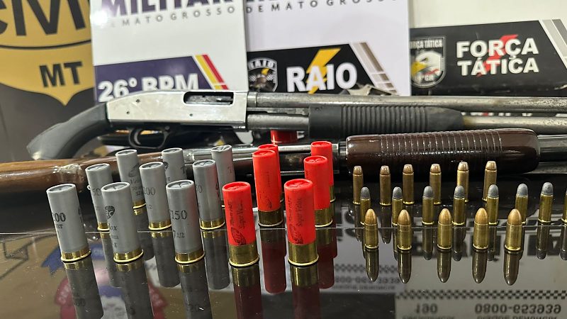 Denúncia de violência doméstica leva PM a apreender arsenal e prender dois homens