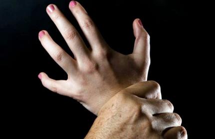 Menor de 12 anos denuncia que foi estuprada pelo vizinho