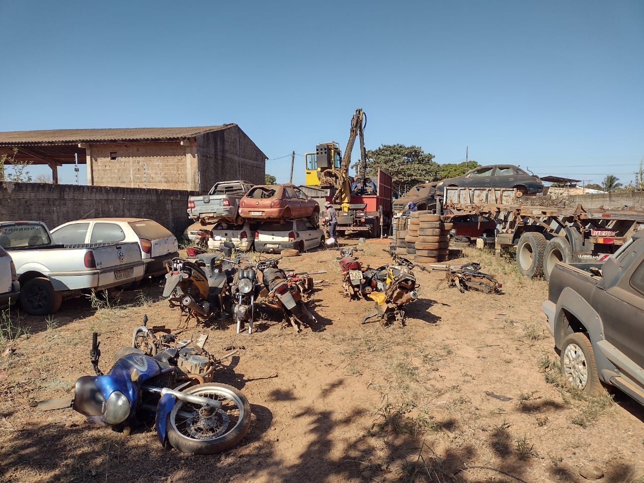 Itanhangá: Pátio de veículos e motos apreendidos está sendo limpo