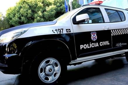 Homem é encontrado morto com tiros na barriga e no pescoço